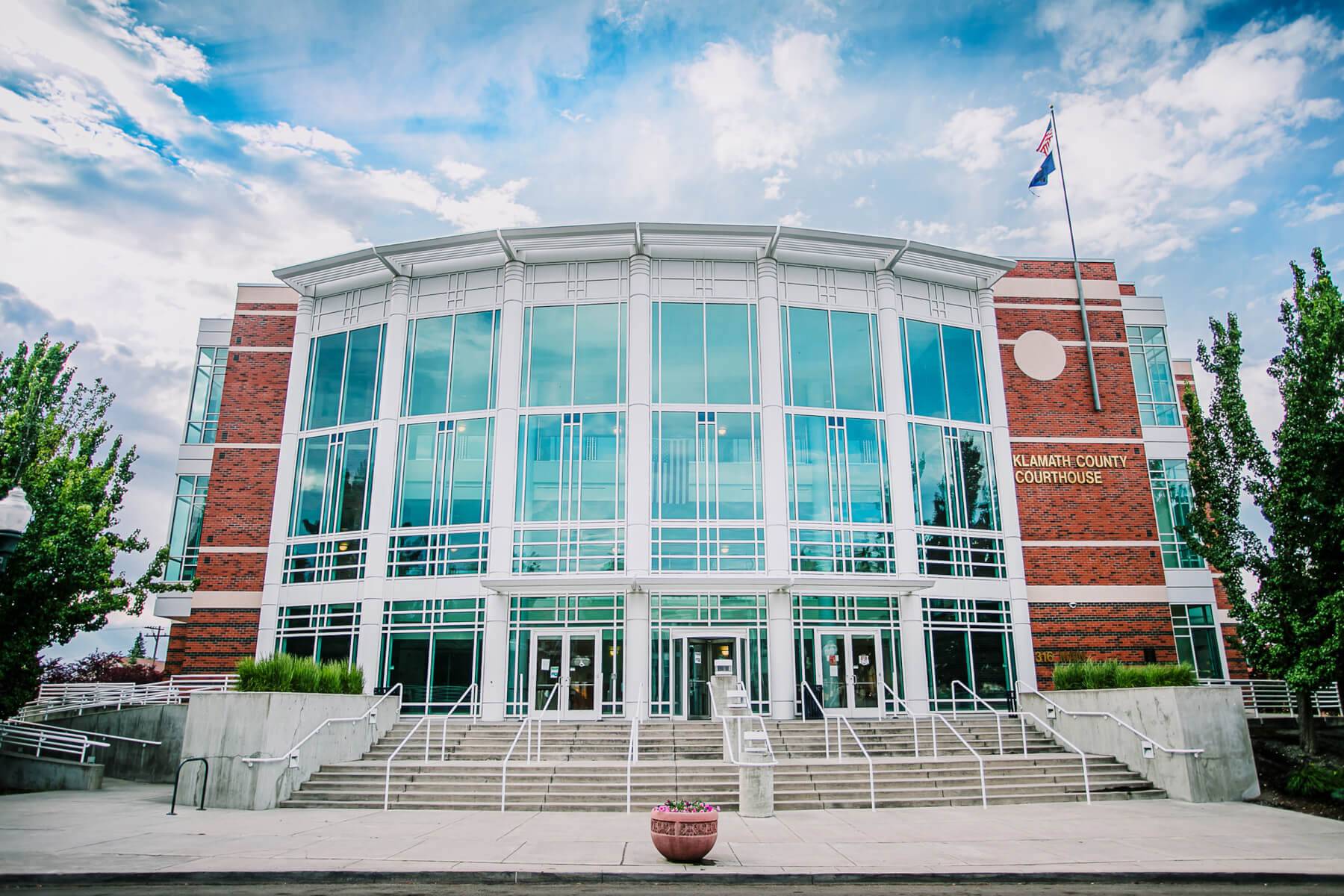 Image of the Klamath County Courthouse Building, designed by architect Jeff Finsand.